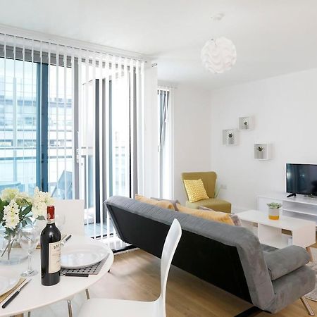 Redhill Queensgate - Modern 1 Bedroom Apartment ภายนอก รูปภาพ