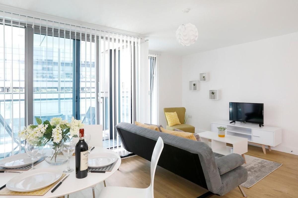 Redhill Queensgate - Modern 1 Bedroom Apartment ภายนอก รูปภาพ