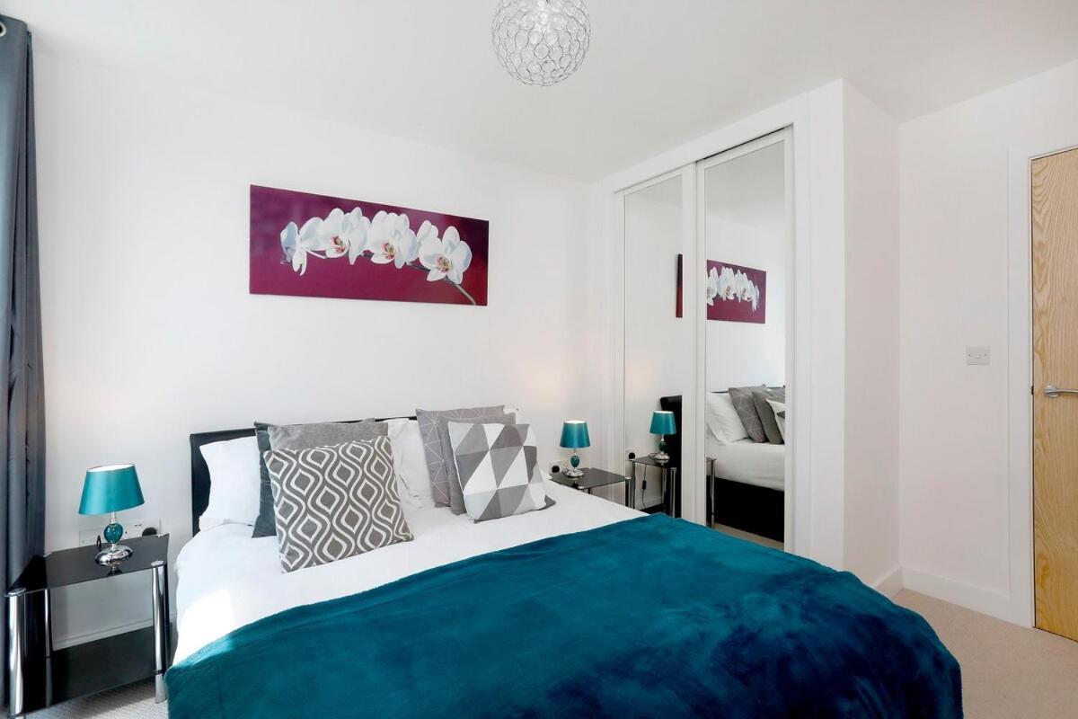 Redhill Queensgate - Modern 1 Bedroom Apartment ภายนอก รูปภาพ